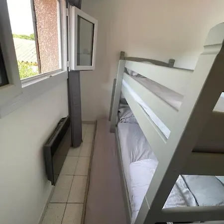 Villa Avec Jardin Et Piscine *